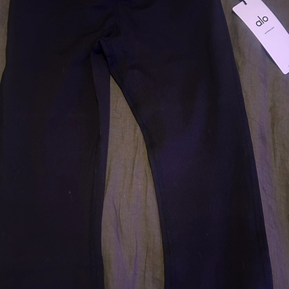 AIRBRUSH HIGH-WAIST 7/8 BOOTCUT LEGGING - Picture 2 of 2